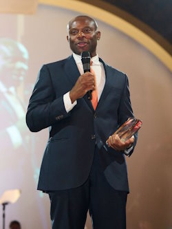 Miami Beach Police Chief Wayne Jones was honored at Gift of Life Marrow Registry's 2023 Miami Gala, in recognition of his ongoing support and advocacy for the organization's lifesaving mission.