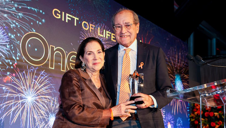 Gift of Life Marrow Registry board member Wendy Siegel presents the organizations Lifetime Achievement Award to Dr. Stephen Colen, a transplant and cancer survivor as well as also serving on the organization's board of directors. The occasion was Gift of Life's annual One Huge Night Gala in New York City on June 4, 2025. 