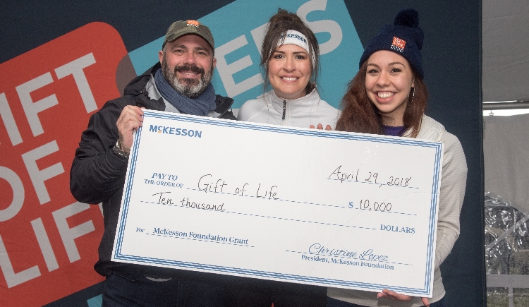 McKesson presented a check to Gift of Life Marrow Registry at the Boston Steps for Life on April 29, 2018.