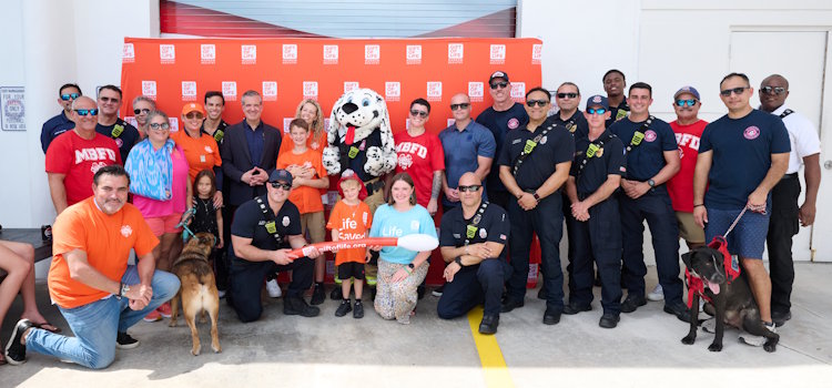 The Battle of the Badges hamburger grill-off featured teams from both the Miami Beach Fire and Police Departments, plus representatives from Gift of Life, marrow donor Betty Resnick and her transplant recipient Dawson Lankford, and the fire department's team mascot "Spot the Fire Dog", as well as several actual K-9 officers. 