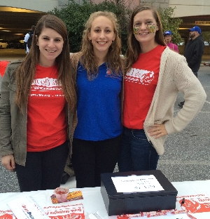 Katie Katz (C) holding a drive on campus in 2016. 