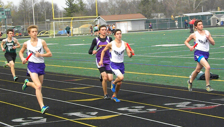 Stem cell donors Nick (l), Brady (c) and Nick's brother Cooper cross the finish line.