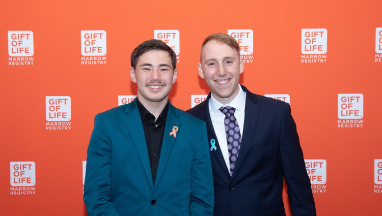 Julius Wolfe, 14, (l), survived leukemia thanks to a bone marrow transplant from his Gift of Life donor Alec Kremins, 24 (r). 