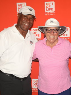 Miami Dolphins legend Nat Moore served as celebrity co-chair, and Mindy Schneider served as event co-chair, for the Gift of Life annual Celebrity Golf Tournament. 