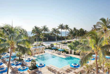 Gift of Life donors who choose to complete donation at the collection center in Florida can look forward to enjoying time at the resort's pool deck.